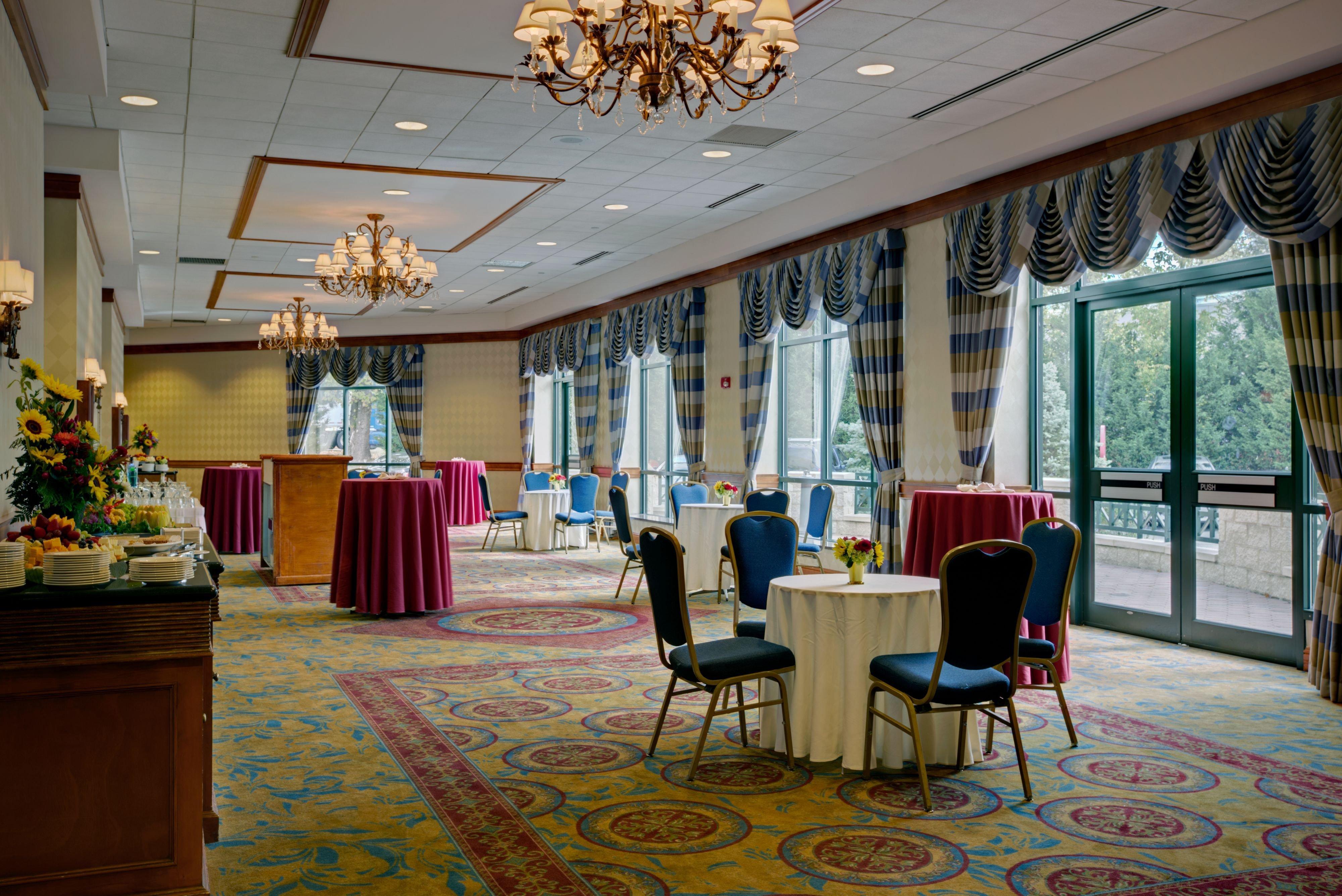 Crowne Plaza Philadelphia King Of Prussia Hotel Exterior photo